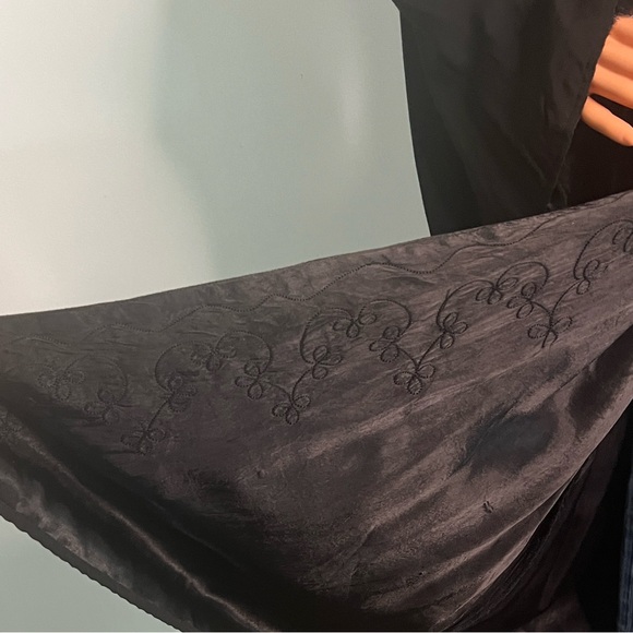 🌟 Enchanted Midnight Cloak | Celtic Hooded Cloak | Renaissance Magic ✨ - Picture 10 of 16